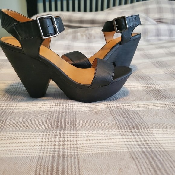 Wedge Aldo sandal size 9 - Picture 2 of 5
